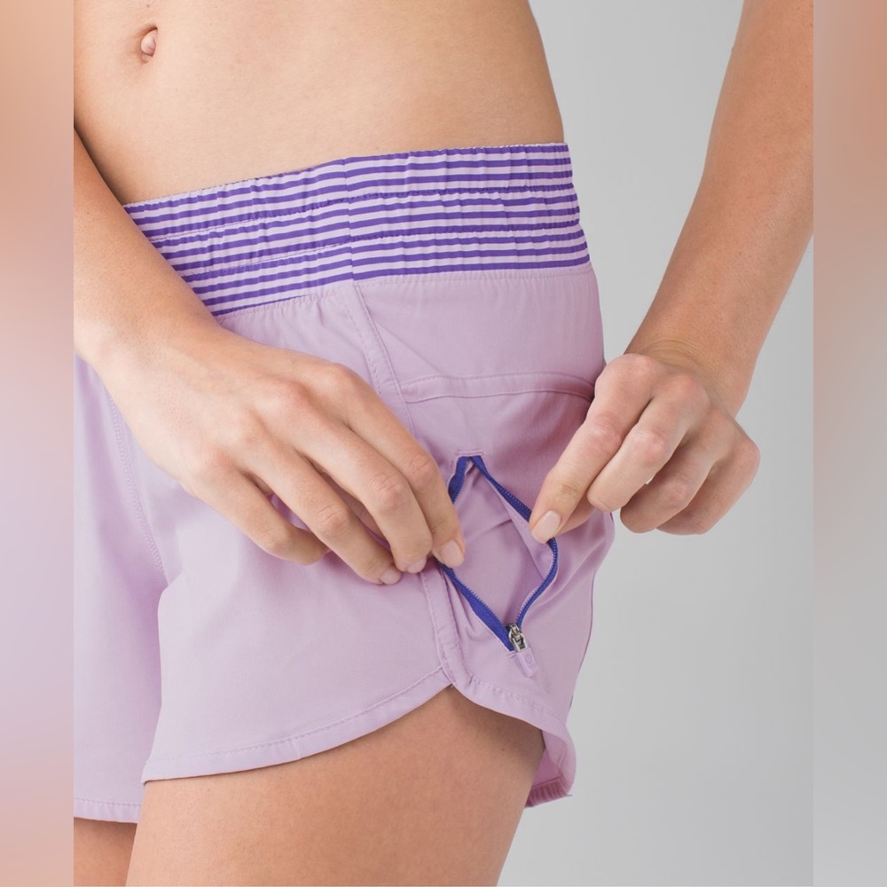 LuLuLemon Tracker Shorts III 4 Way Stretch- Purple 4 Classic Stripe Iris Flower